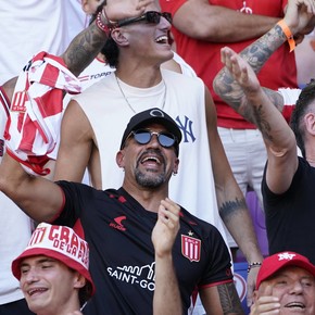 video-los-hinchas-de-racing-colmaron-el-cilindro-para-seguir-la-final-del-clausura-3 Video: los hinchas de Racing colmaron el Cilindro para seguir la final del Clausura