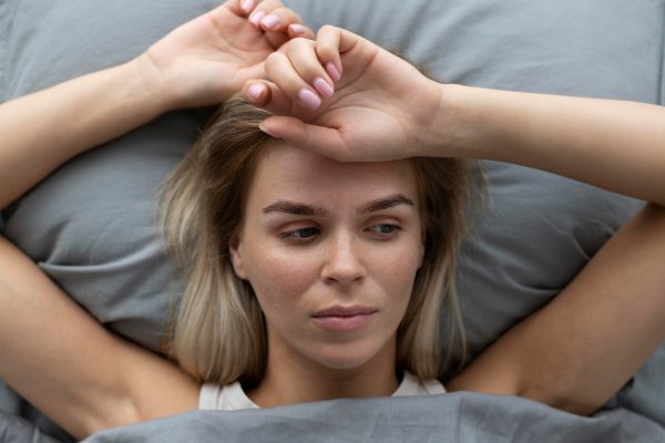 5 hábitos que arruinan tu sueño y cómo eliminarlos según especialistas