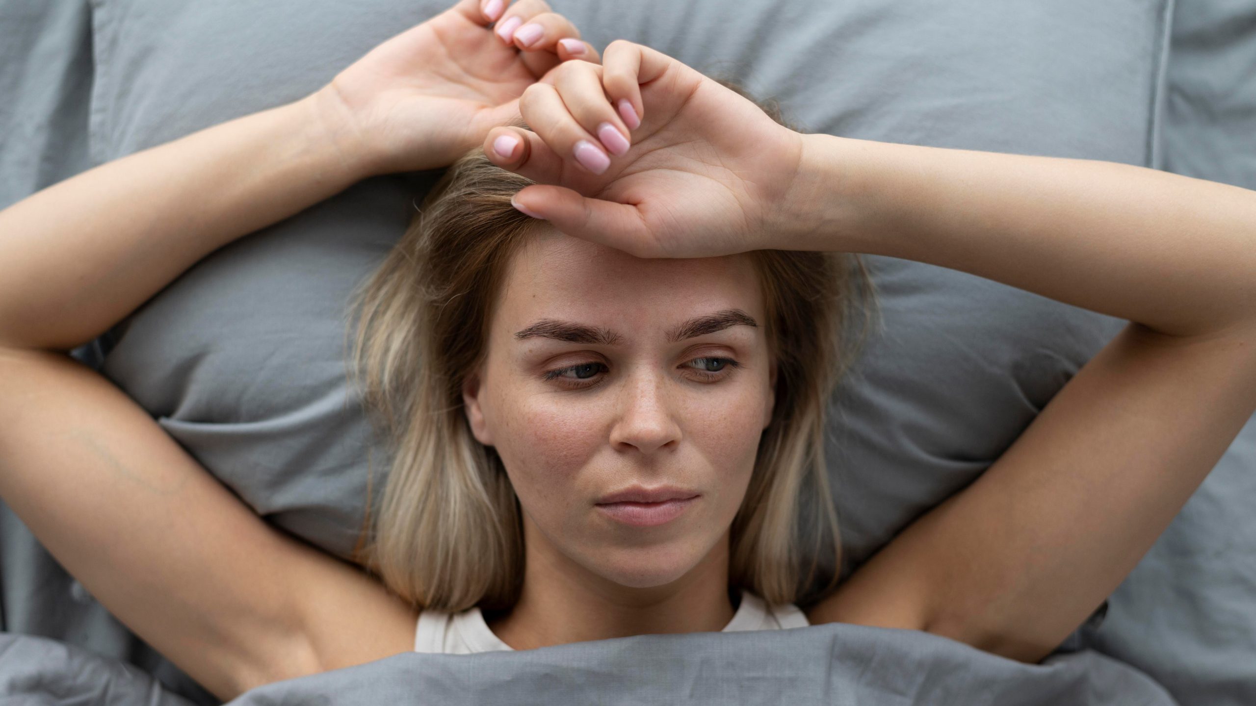 5 hábitos que arruinan tu sueño y cómo eliminarlos según especialistas