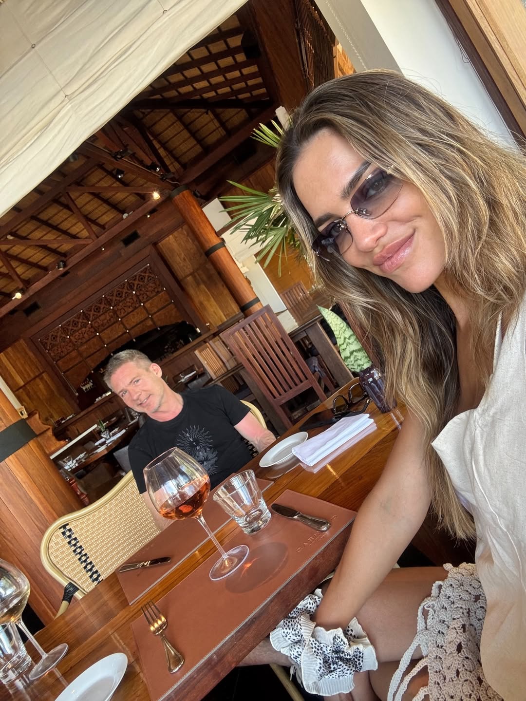 Rocío Robles y Adrián Suar eligieron Carmelo en Uruguay para comenzar el año 2026 lejos del ruido mediático (Instagram)