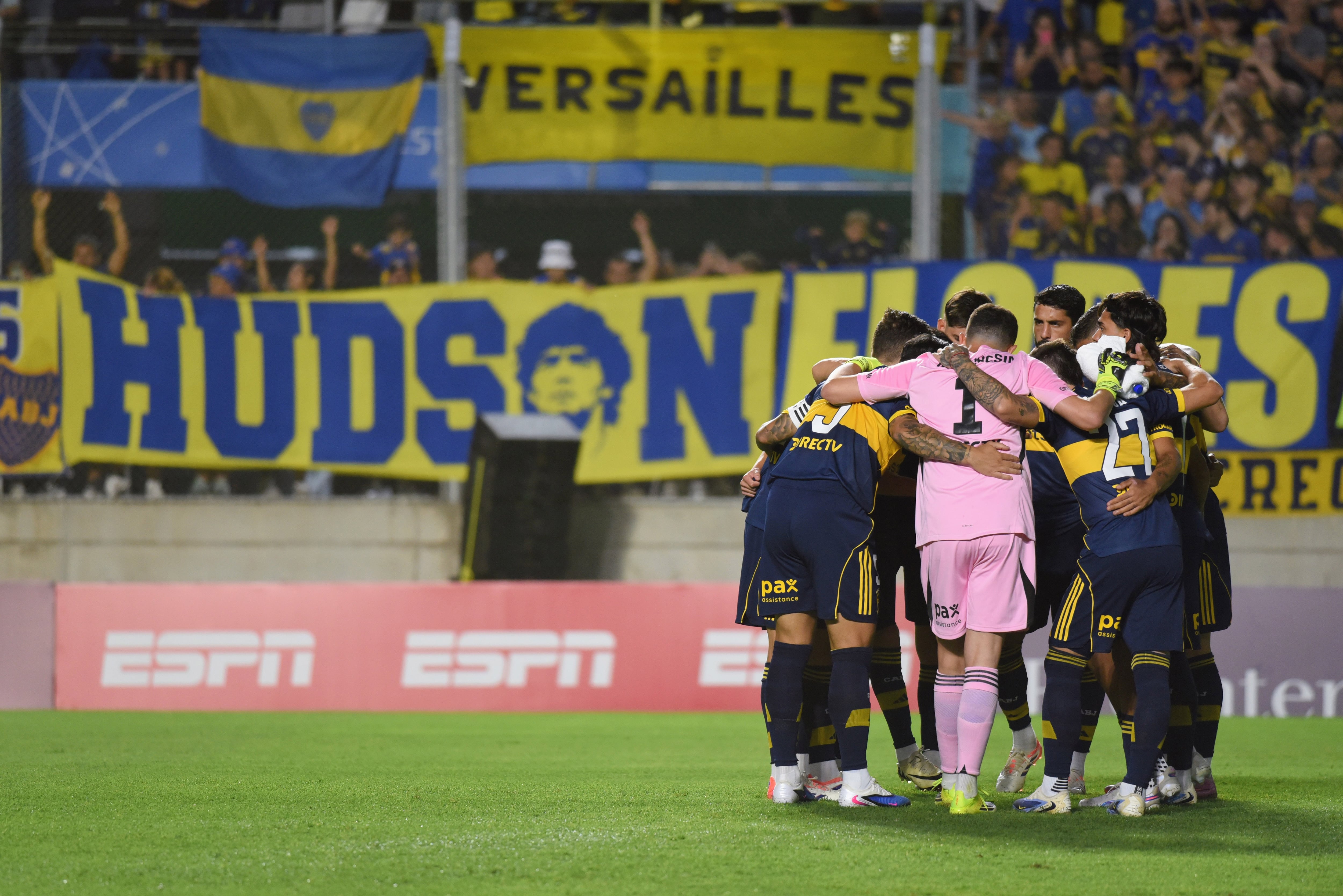 Boca Juniors cerró su pretemporada con un amistoso contra Olimpia en San Nicolás (FotoBaires)