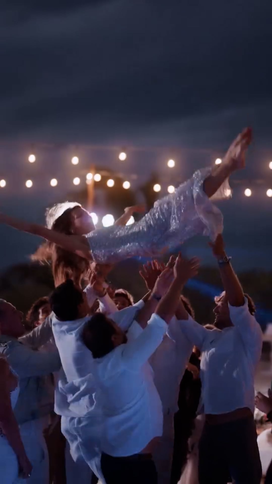 En el momento del baile, ¡Pampita al aire!