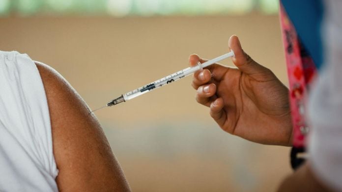 La vacunación gratuita contra dengue en Córdoba se dirige a personas de 15 a 59 años con antecedentes de internación previa (Andina)