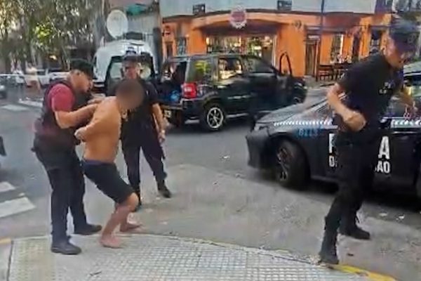 Apuñaló a su novio en Palermo Chico y llamó a la Policía para denunciar el hecho: quedó detenida