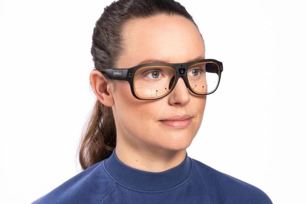 Así funcionan los nuevos audífonos que analizan la actividad cerebral en pacientes con pérdida auditiva