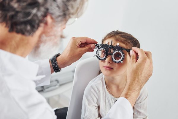Astigmatismo, el error refractivo más común: causas, síntomas y opciones de corrección
