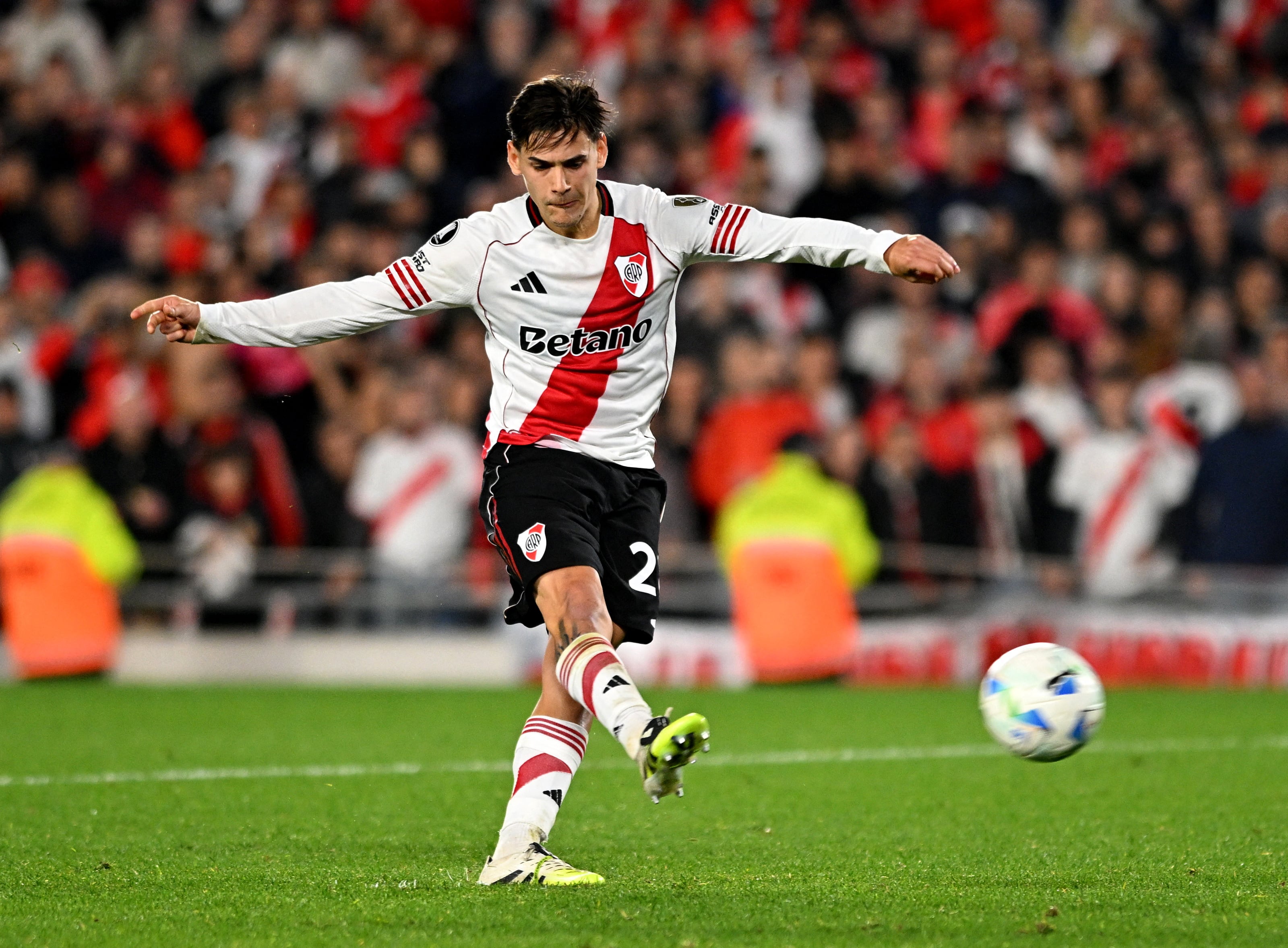 Genoa mostró interés por Lucas Martínez Quarta, pero desde River Plate rechazaron la oferta de un préstamo con opción de compra (REUTERS/Rodrigo Valle)