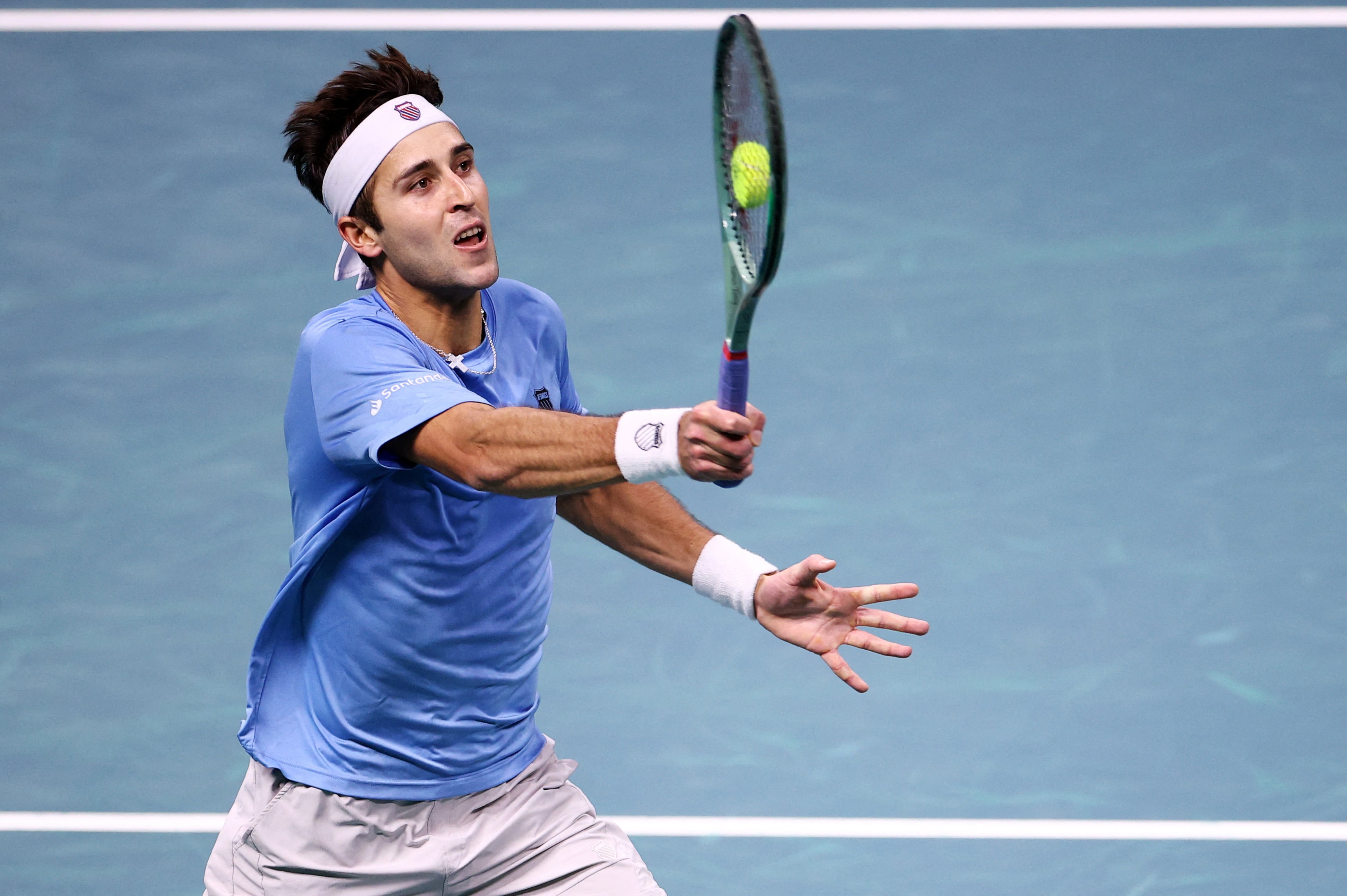 Tomás Etcheverry enfrentará al italiano Lorenzo Musetti en los octavos de final del ATP de Hong Kong, en un cruce de máxima exigencia para el argentino (Crédito: REUTERS/Guglielmo Mangiapane)