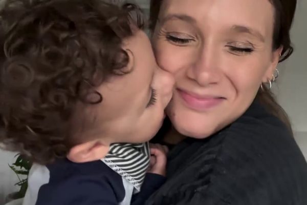 Barbie Vélez fue sorprendida por su hijo Salvador durante la función en Carlos Paz: “Vino por primera vez”