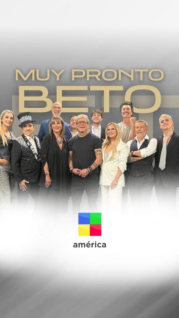 Beto Casella junto a su equipo de su programa en América TV: Alejandra Maglietti, Any Ventura, Mariano Flax, Aníbal Pachano, Enzo Aguilar, Joe Fernández, Agustín Guardis, Mariela Fernández, Gabriel Cartaña y Leo Raff (América TV)