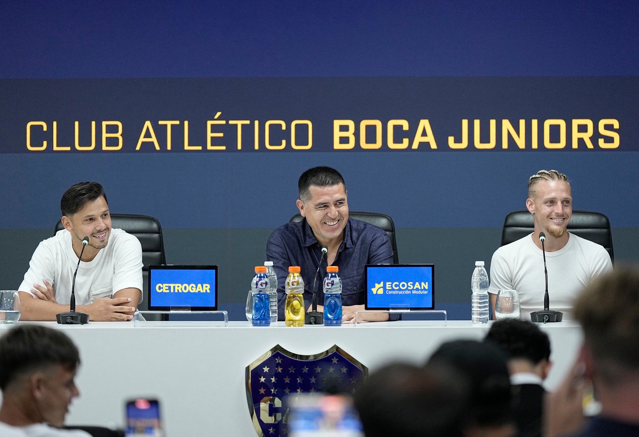 Boca presentó a sus refuerzos Ascacíbar y Ángel Romero (@BocaJrsOficial)