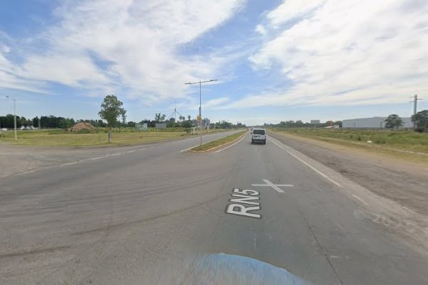 Brutal accidente en Mercedes: un auto chocó contra un camión en la Ruta 5 y cuatro personas murieron