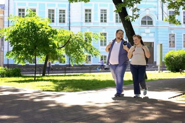 Caminar y hacer las tareas domésticas pueden ser una terapia que salva vidas para personas con síndrome metabólico
