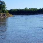 Cayó al río con un bebé en brazos y un hombre se arrojó para auxiliado: el nene fue recatado, pero los adultos murieron ahogados