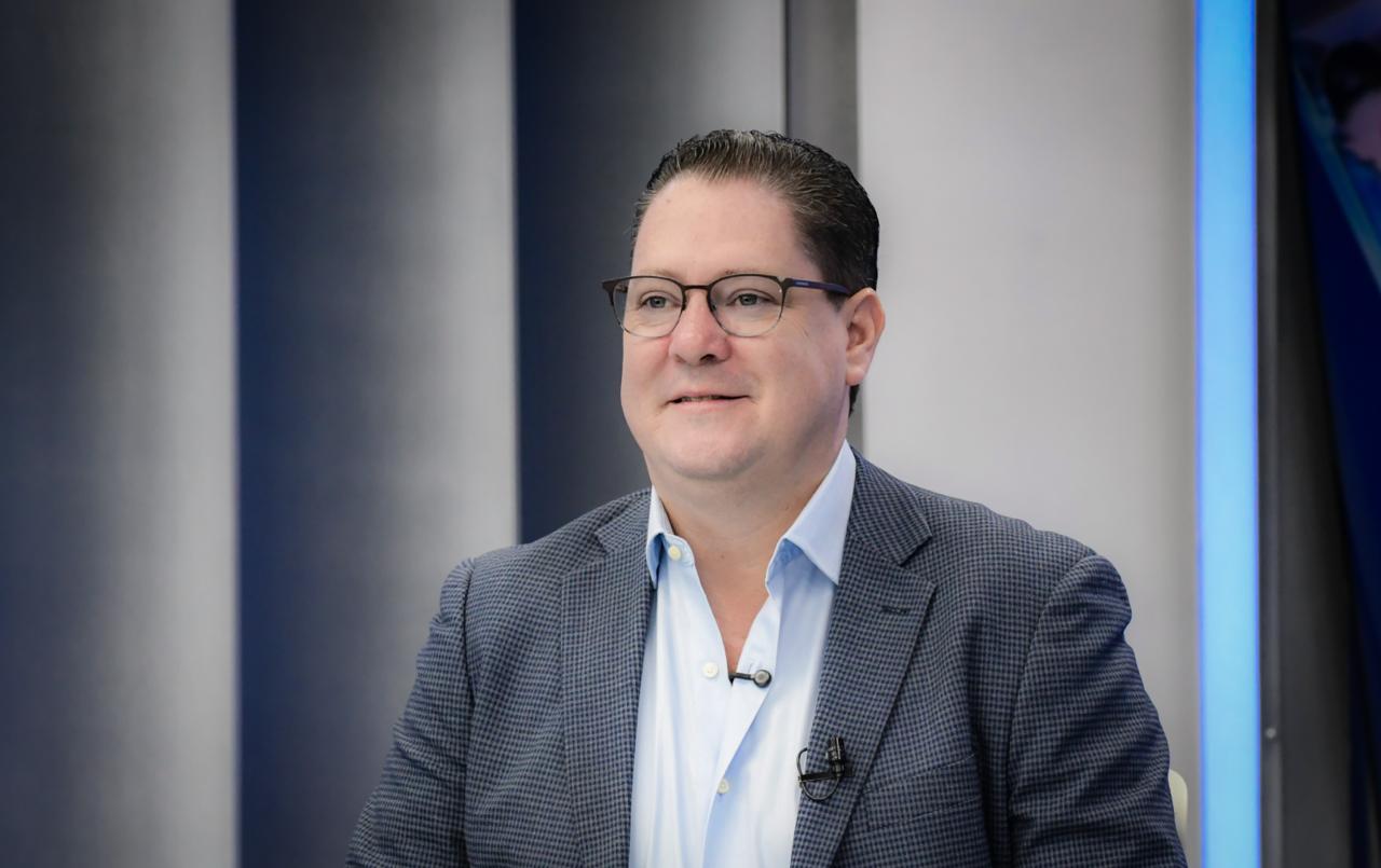 Recientemente, el presidente de CEPA, Federico Anliker, informó en entrevista televisiva el avance en las obras de construcción de la nueva terminal aérea./ Secretaría de Prensa de la Presidencia