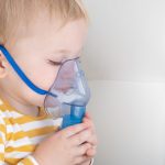 Comenzó la vacunación contra el virus sincicial respiratorio en Argentina: requisitos y a quiénes se aplica