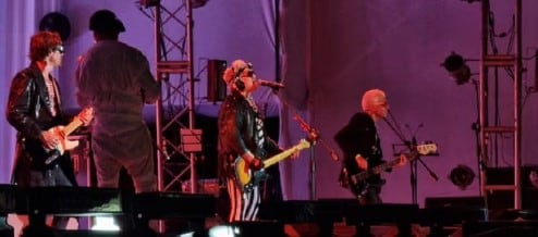 Pity Álvarez a pleno show. Ante más de 3 mil personas volvió a subirse al escenario en medio de ovaciones del público (X)