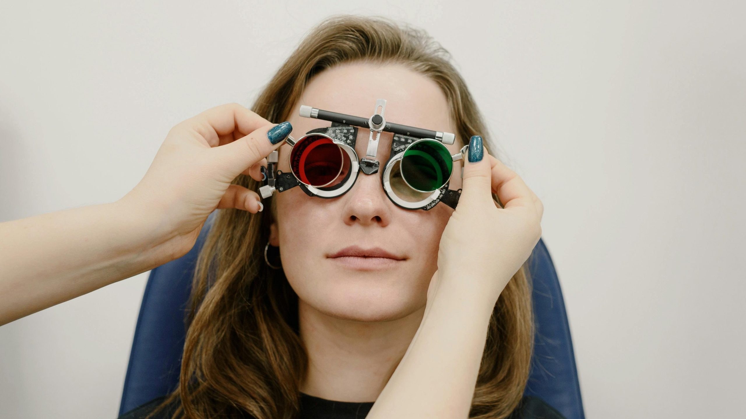 Cómo elegir anteojos de sol adecuados y cuidar la salud ocular en verano