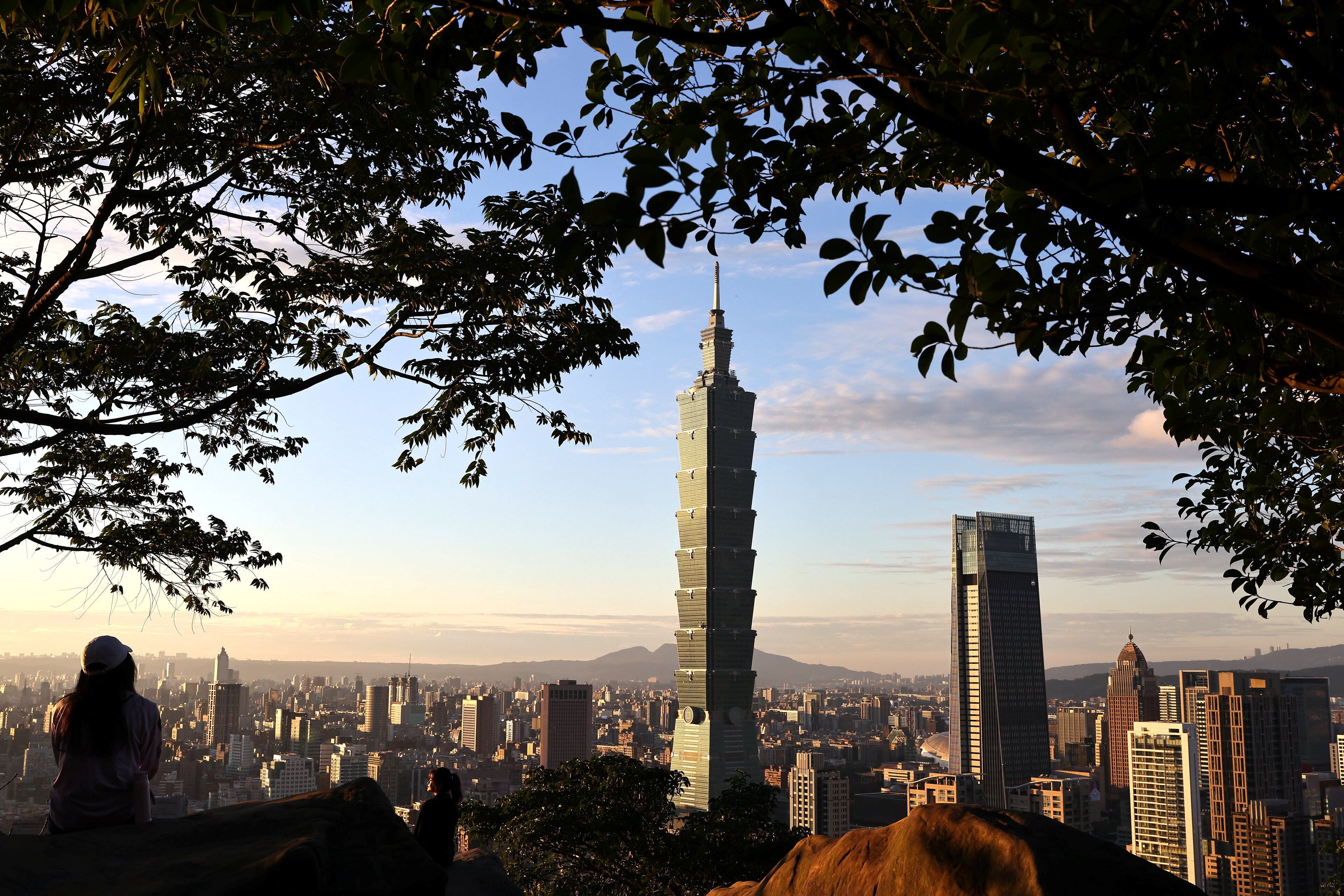 El Taipei 101, ubicado en Taipéi, Taiwán, es uno de los diez rascacielos más altos del mundo con una altura de 508 metros y 101 pisos (REUTERS/Ann Wang)