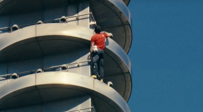 Alex Honnold enfrentó los tramos más complicados del Taipei 101, incluidos los 'bamboo boxes' y la aguja, superando retos físicos y psicológicos extremos
(Captura de video)