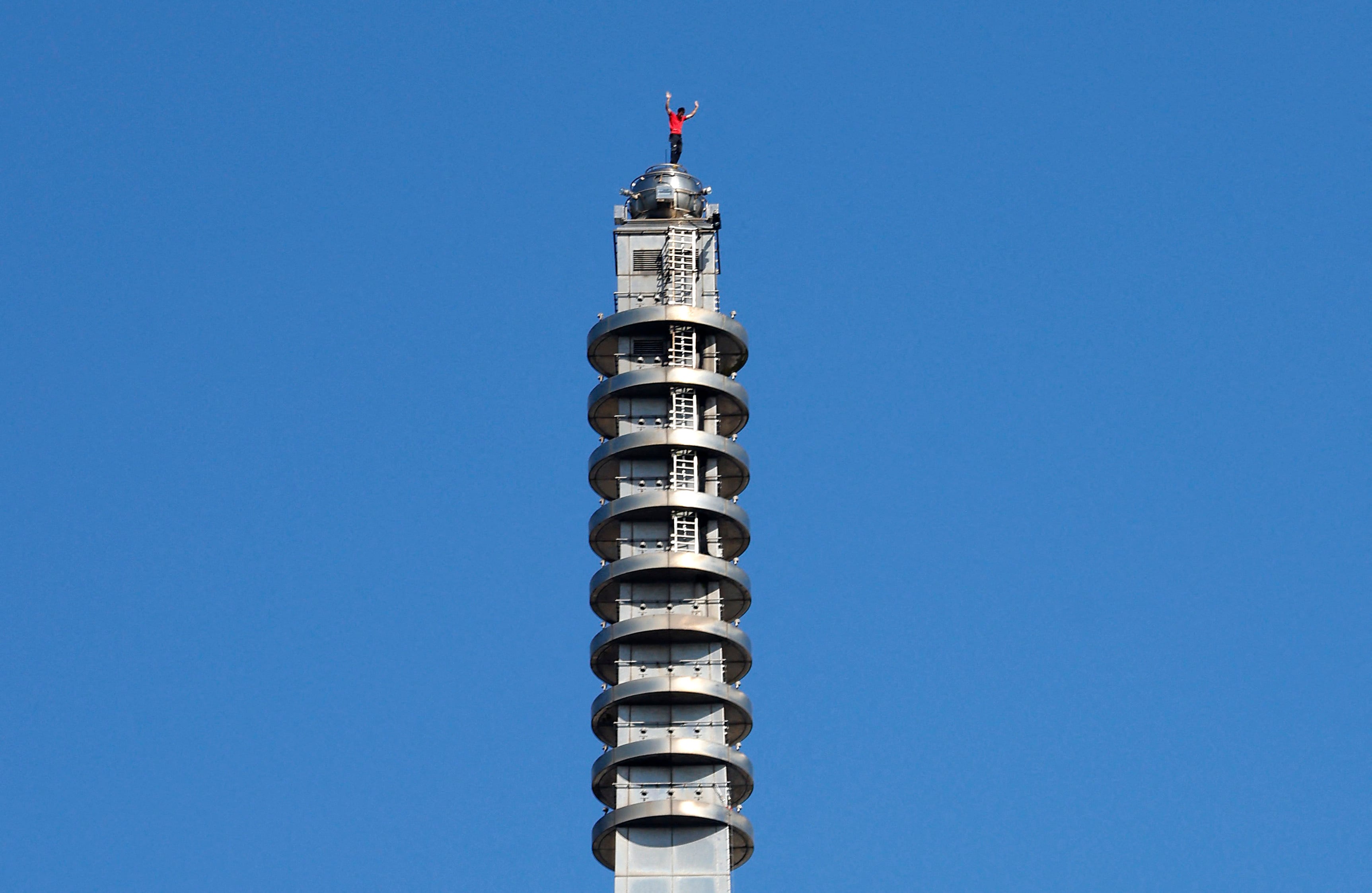 La gesta de Honnold en el Taipei 101 generó interés mundial en la escalada urbana y destacó las exigencias técnicas y mentales del deporte extremo
(REUTERS/Ann Wang)