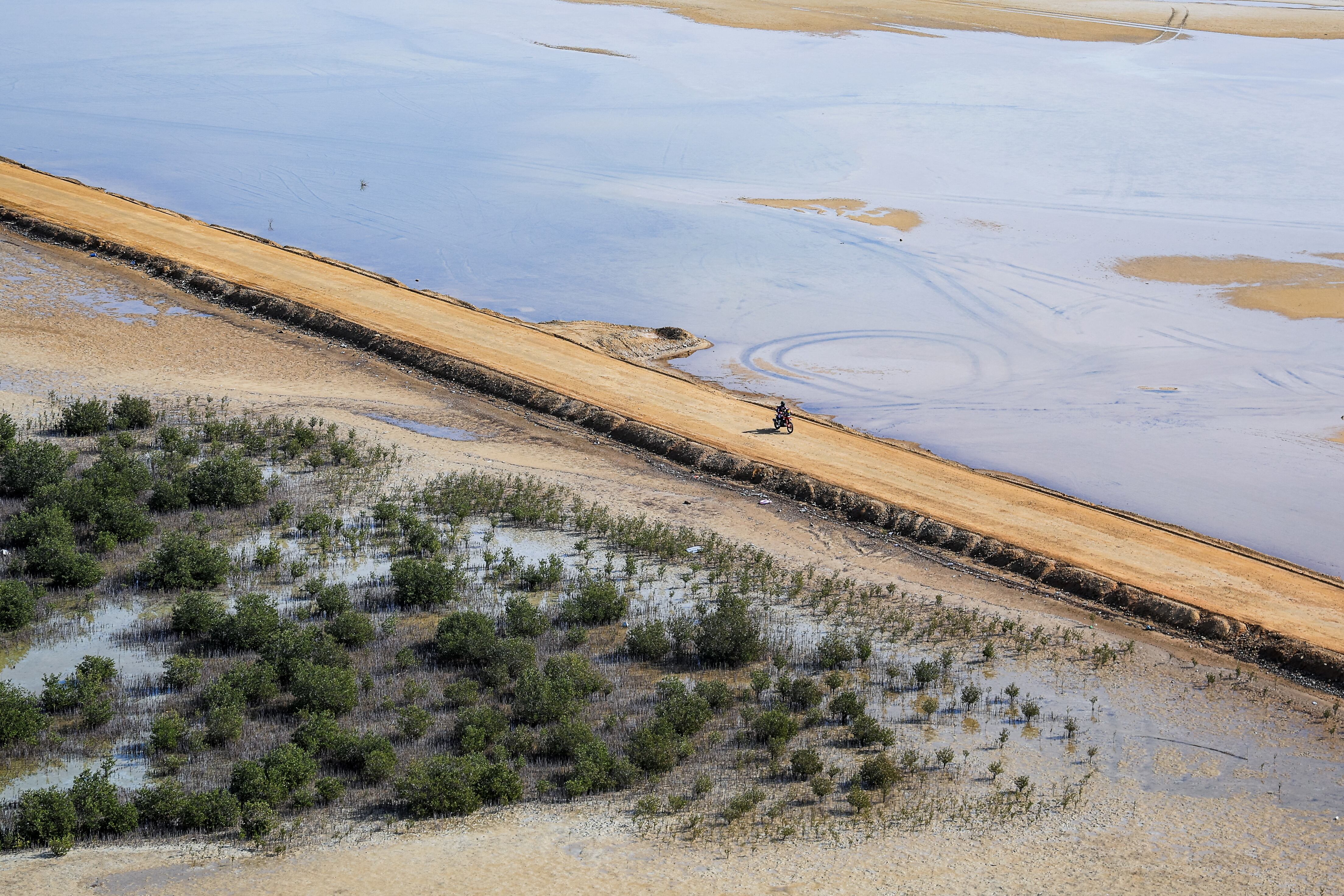 Ricky Brabec cometió un error al leer la hoja de ruta y perdió el tiempo que tenía como ventaja (Foto: Reuters/Florent Gooden)