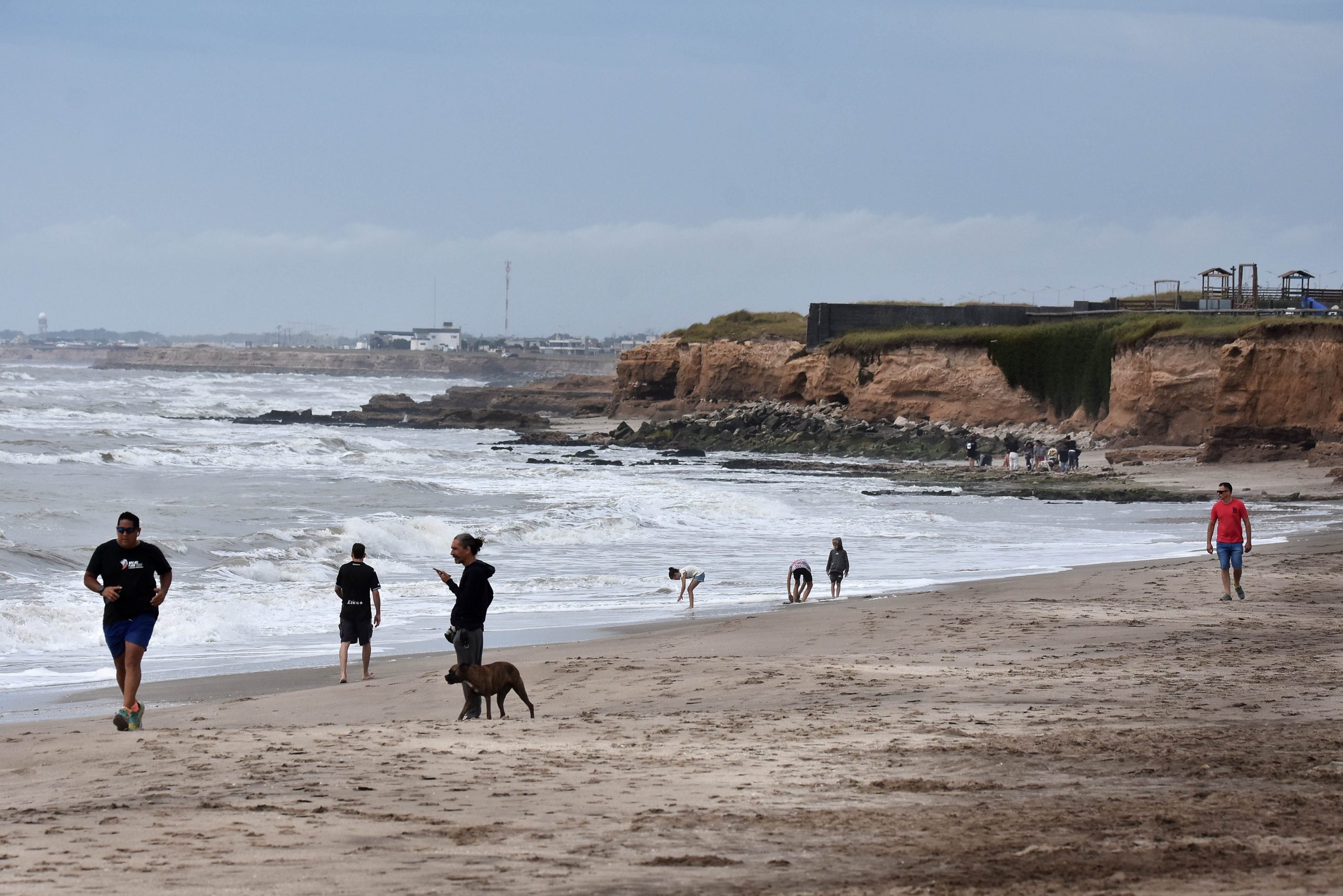 Cómo siguió la Costa Atlántica tras el meteotsunami: destrozos por la crecida y pronóstico de lluvias