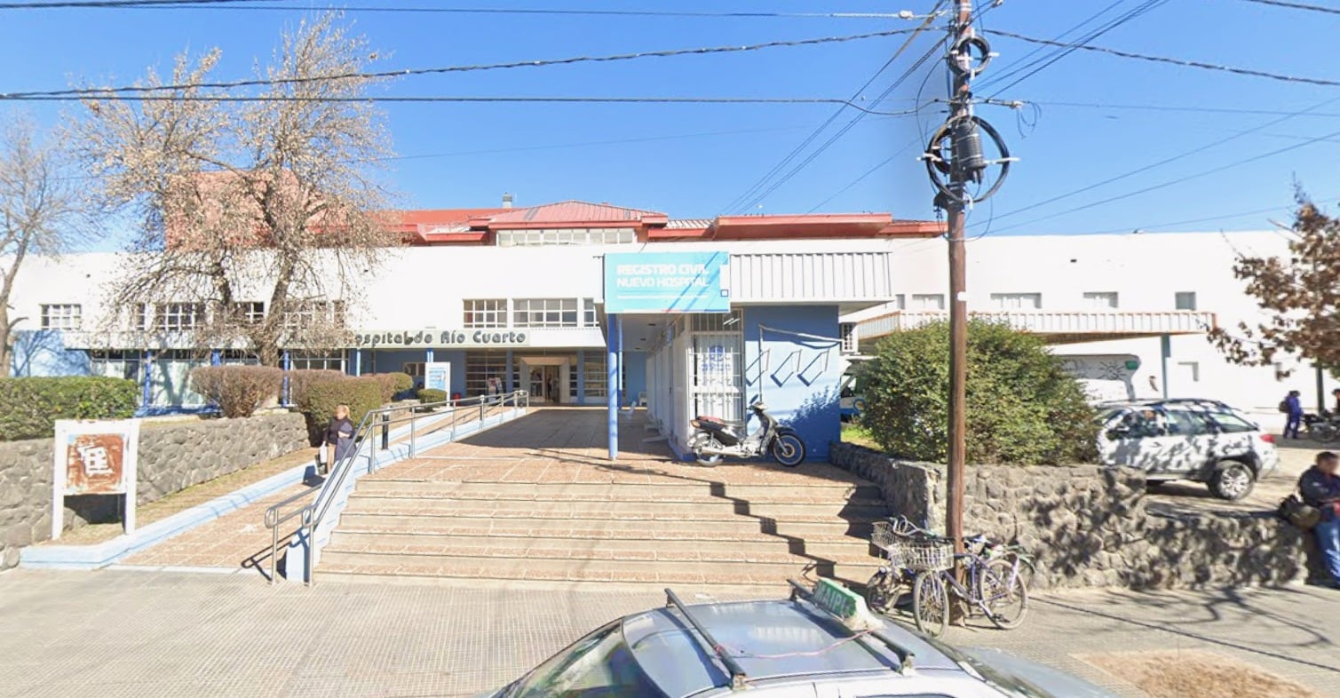 La niña fue encontrada sola en un cochecito sobre calle Constitución al 700 y trasladada al Hospital San Antonio de Padua para su evaluación médica