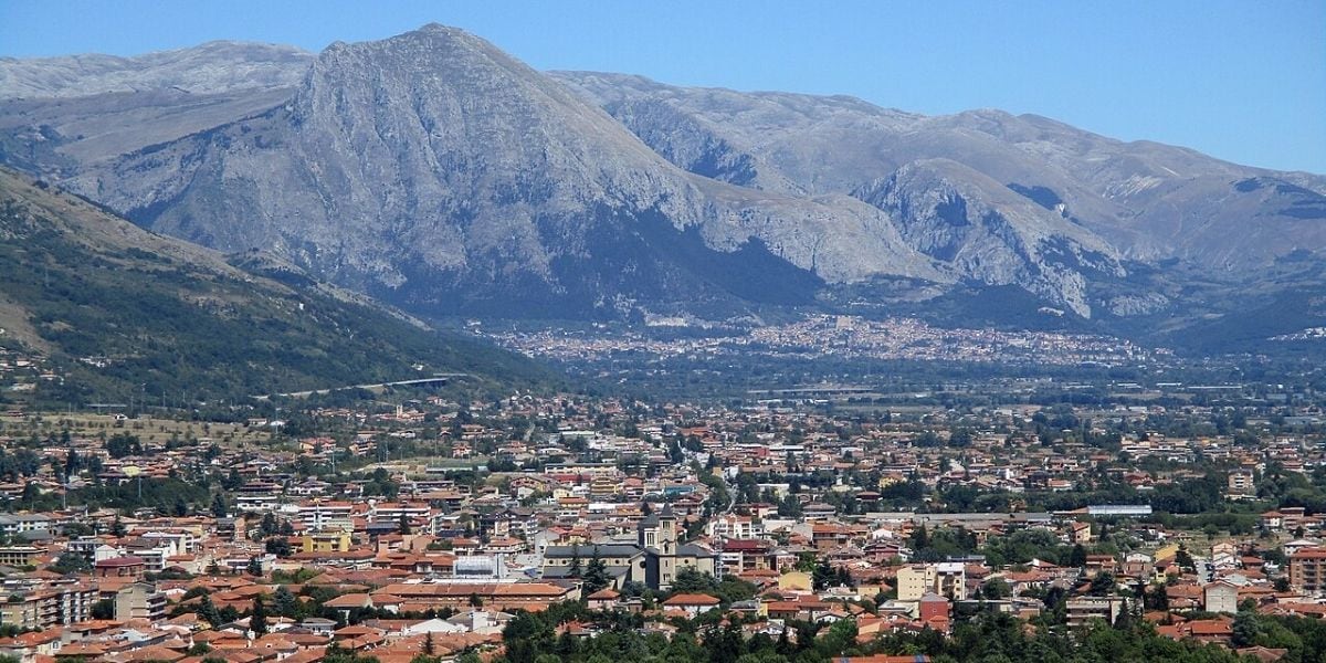 La planificación urbana basada en seguridad sísmica convirtió a Avezzano en un modelo poblacional (foto: Wikipedia)