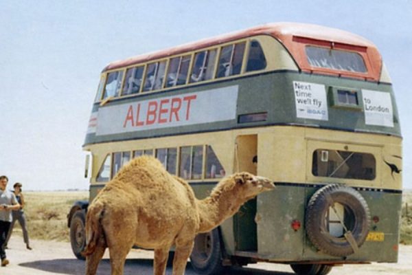 De Londres a la India: la historia del colectivo que hacía el viaje “más largo” del mundo