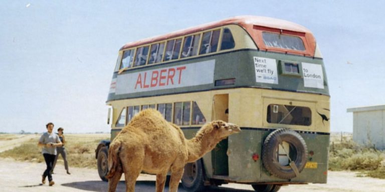 De Londres a la India: la historia del colectivo que hacía el viaje “más largo” del mundo