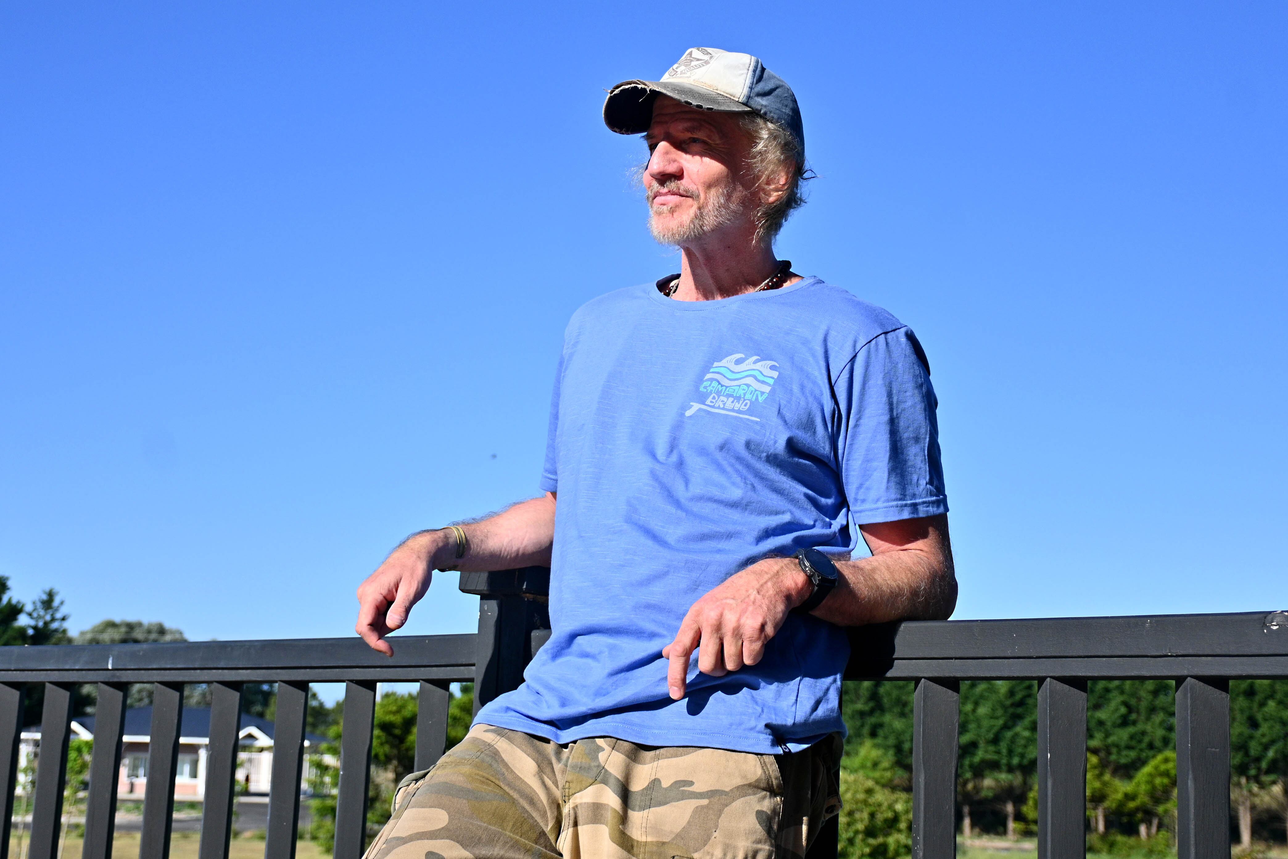 La pieza teatral 'En el aire', escrita junto a Manuel González Gil, cumple trece años y sigue conmoviendo al público con ovaciones de pie (Crédito: Jose Tetty)