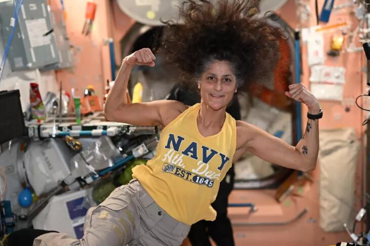 Williams participó en la prueba tripulada de la cápsula Starliner con el astronauta Butch Willmore y permaneció nueve meses en órbita por fallas técnicas del vehículo (NASA) 