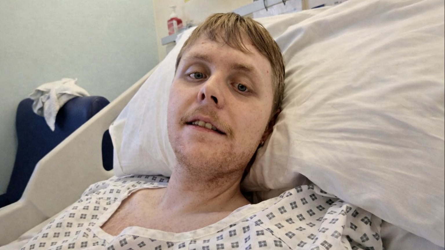 La demencia frontotemporal afectó a Andre Yarham, el paciente más joven diagnosticado en el Reino Unido, a los 24 años (Captura de pantalla)