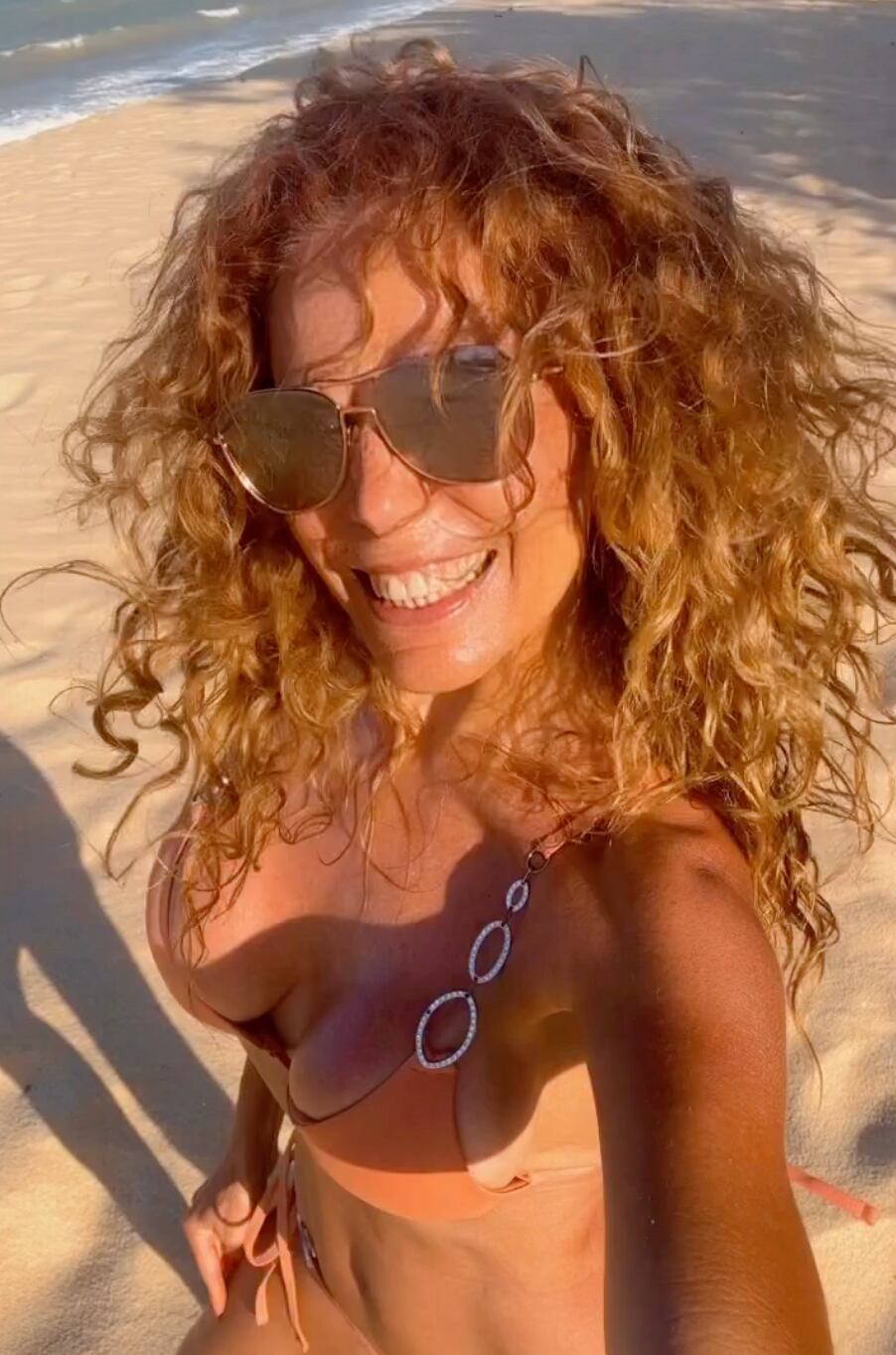 Iliana Calabró está en Trancoso, Bahia, junto a su hijo, su nuera y su nieto, que viven allí