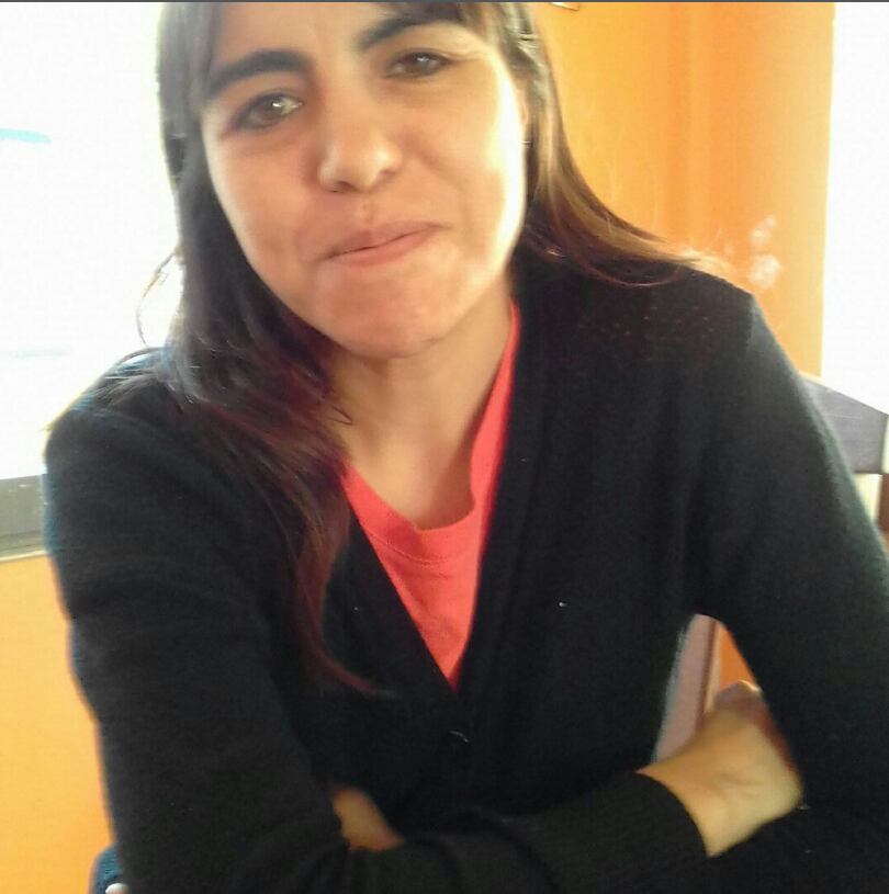 Fabiana, hermana de Marcos 'Huevo' Acuña y paciente con esquizofrenia, permanece con paradero desconocido en Neuquén