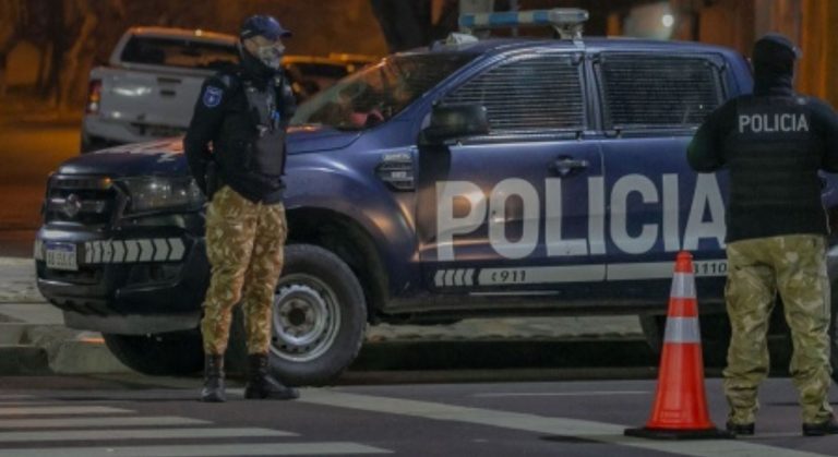 Desnuda y tapada con una sábana: hallaron el cuerpo de una mujer en un country de Mendoza y detuvieron a su ahijado por el crimen