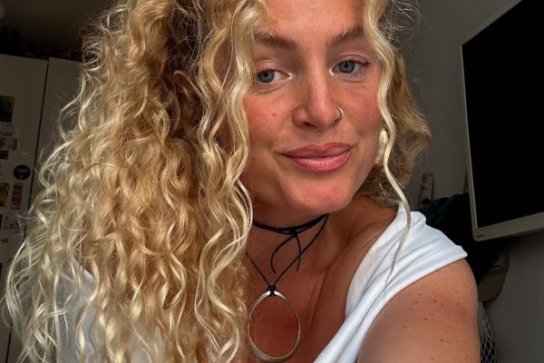 Despidieron a la mesera del escandaloso affaire con Luciano Castro en España: los detalles