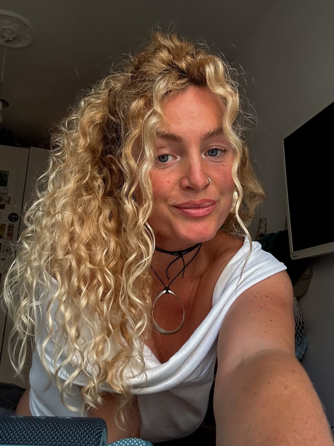 Despidieron a la mesera del escandaloso affaire con Luciano Castro en España: los detalles