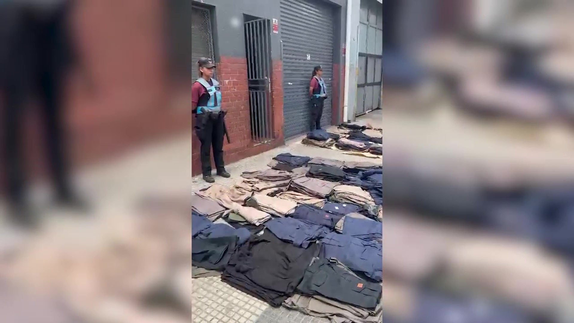 Detuvieron a un empleado infiel de una fábrica textil por robar 700 pantalones junto a dos cómplices