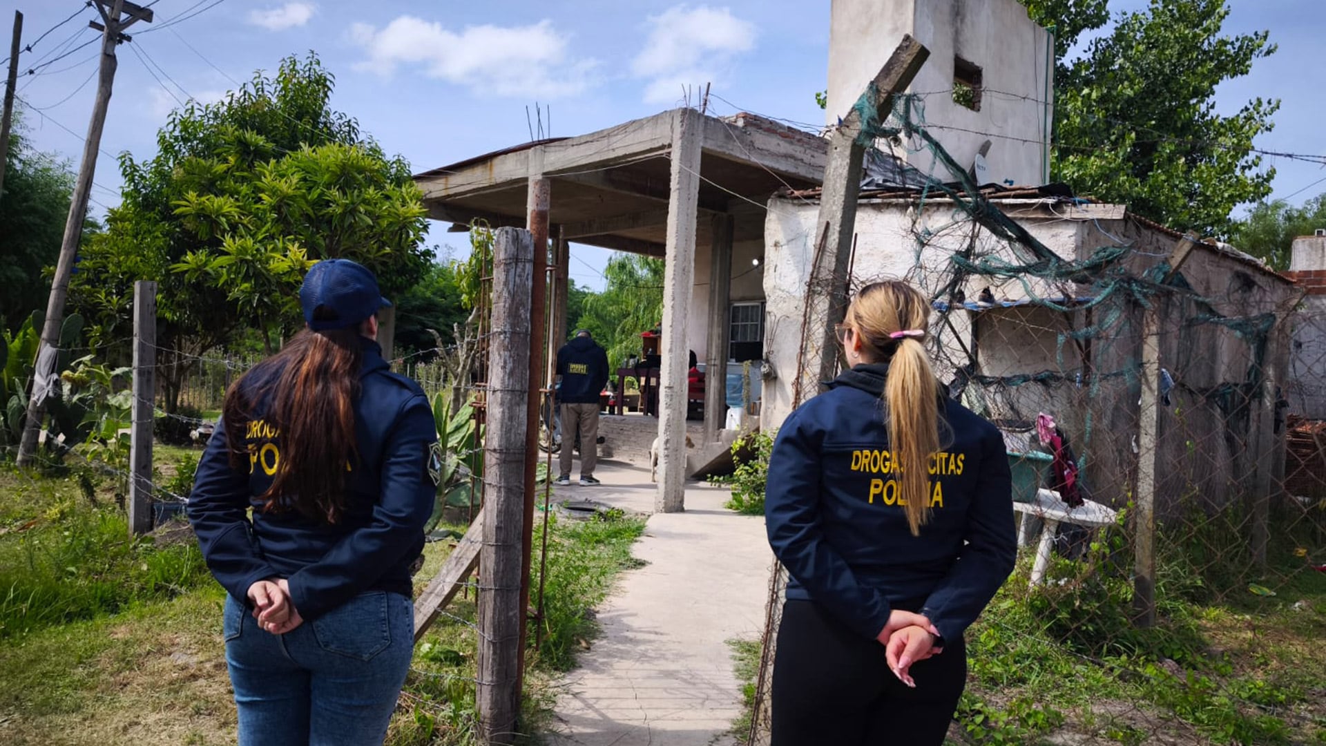 Detuvieron a un hombre que vendía drogas frente a un jardín de infantes en Merlo