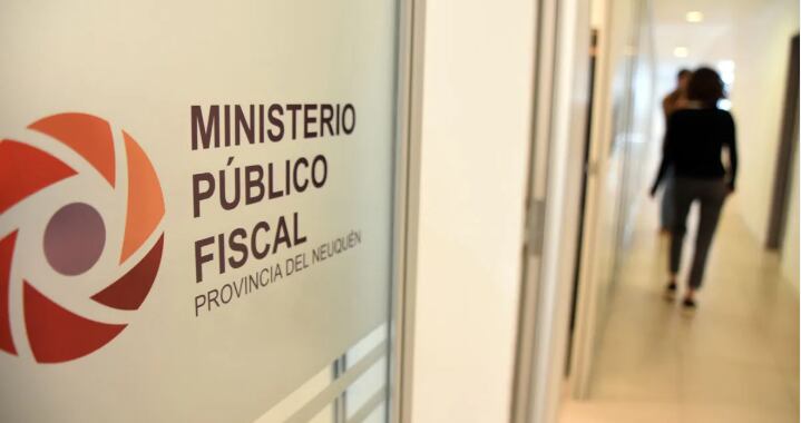 Discutió con su pareja e intentó matar a su hijo adolescente por querer defenderla