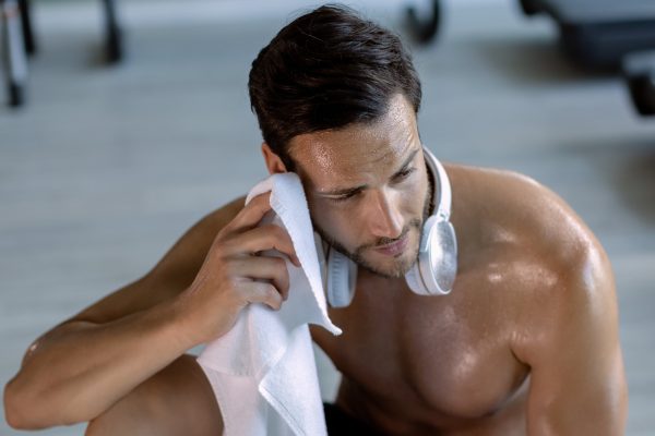 Ejercicio en ambientes cálidos: beneficios metabólicos y riesgos para la salud, según especialistas