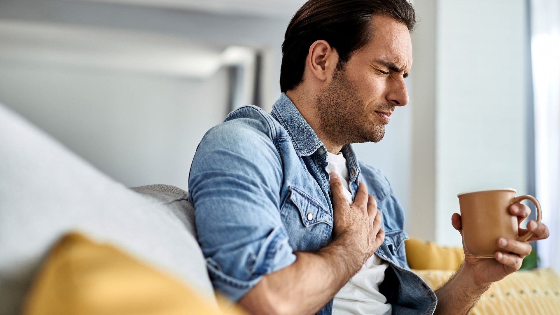 El daño vascular comienza muchos años antes de que se manifiesten los síntomas (Freepik)