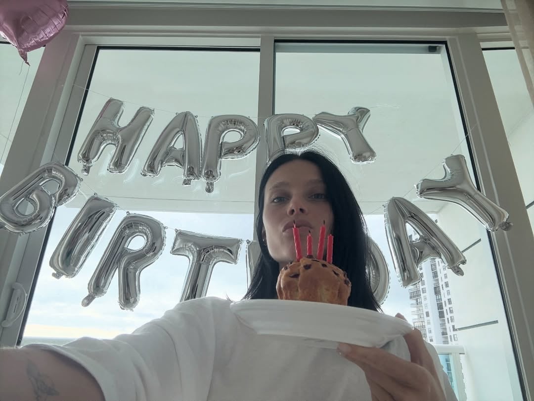 Por la mañana, Valentina Zenere recibió la primera mini torta de cumpleaños