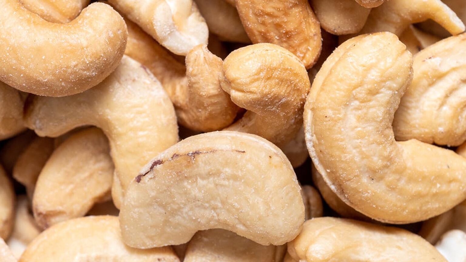 El consumo regular de castañas de cajú ayuda a controlar el colesterol y protege la salud del corazón, según la Fundación Española de la Nutrición (Crédito: Ajay Suresh / Flickr)