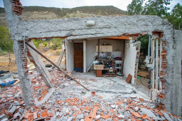 El Gobierno envió asistencia a los evacuados por el desplazamiento del cerro Hermitte en Comodoro Rivadavia