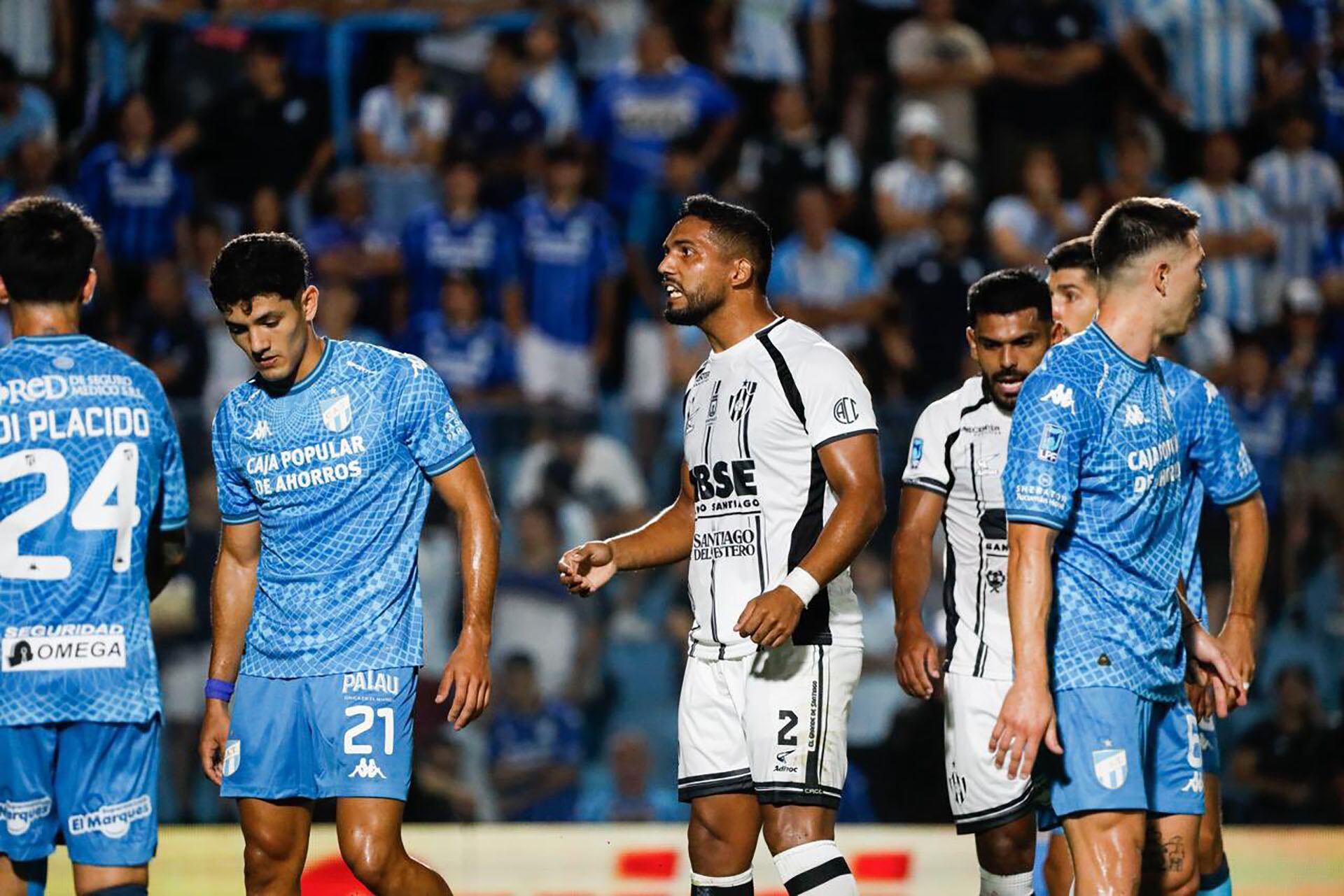 El Decano buscará sumar de a tres en el próximo compromiso ante Huracán (X: @cacc_sde)