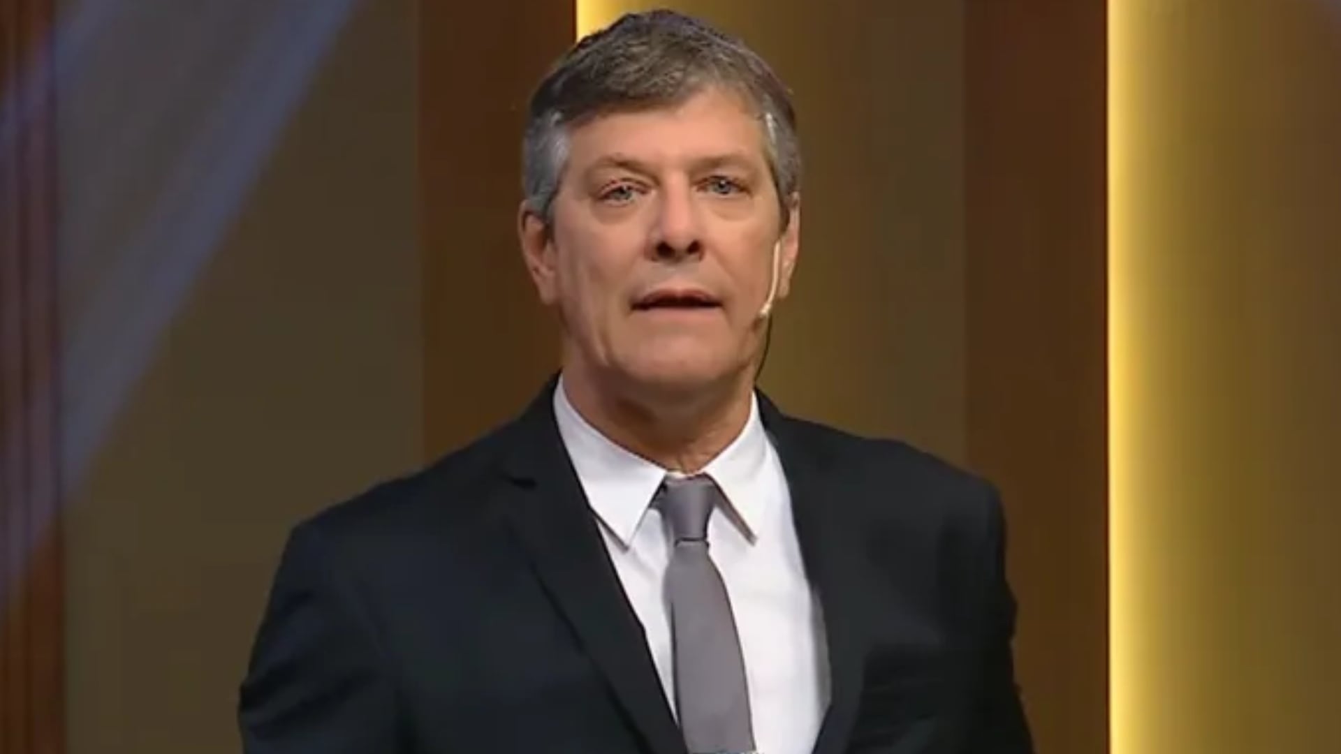 Desde su cuenta de Instagram, el conductor expresó su agradecimiento a un joven que lo ayudó a solucionar una inesperada situación (Captura de Otro día perdido)