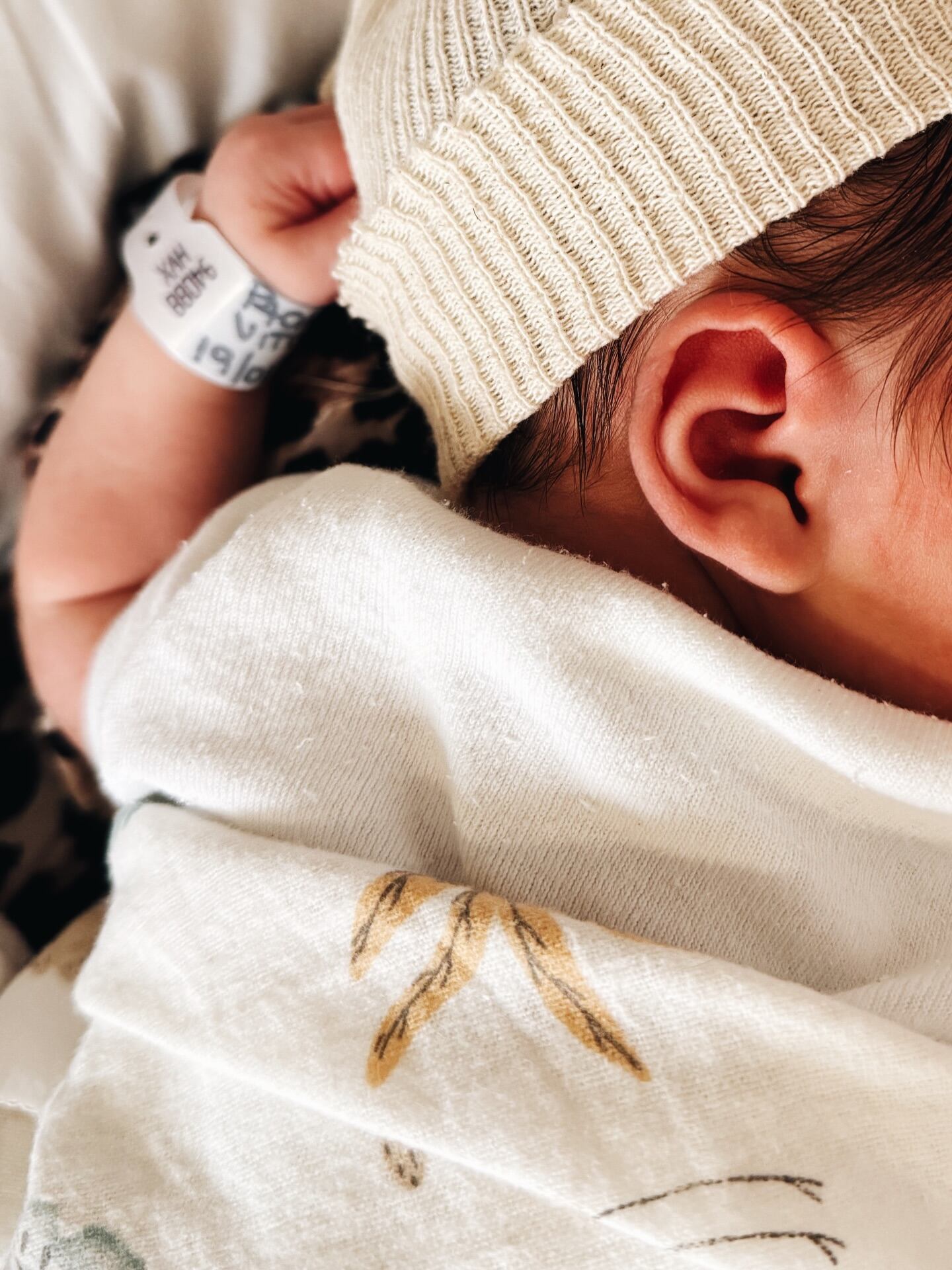 Los flamantes padres fotografiaron al pequeño Vito a poco tiempo de su nacimiento